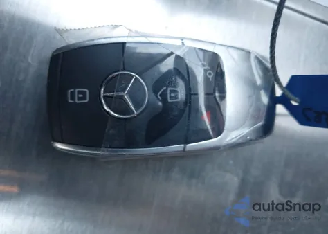 2019 Mercedes-Benz C 300 z USA, uszkodzony, nr VIN 55SWF8DB7KU284166